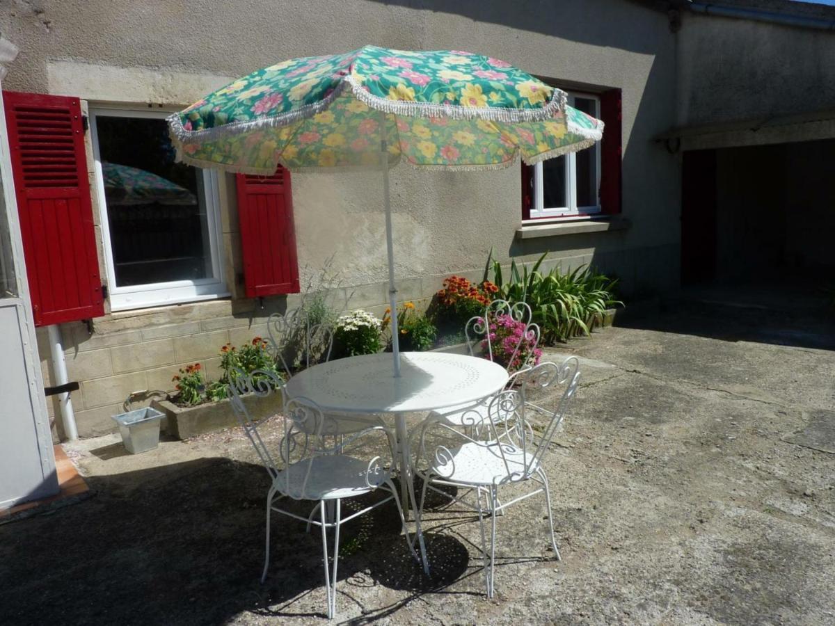 Gîte Pôëzat, 4 pièces, 6 personnes - FR-1-489-37 Exterior foto