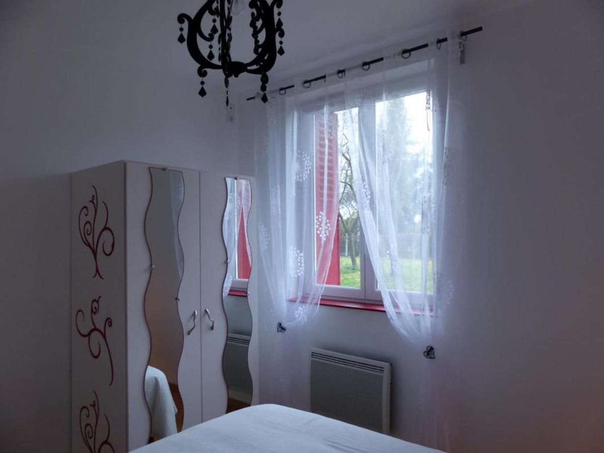 Gîte Pôëzat, 4 pièces, 6 personnes - FR-1-489-37 Exterior foto