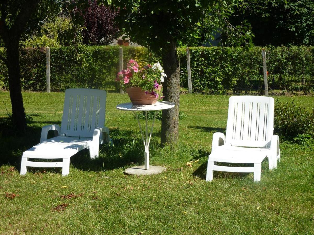Gîte Pôëzat, 4 pièces, 6 personnes - FR-1-489-37 Exterior foto
